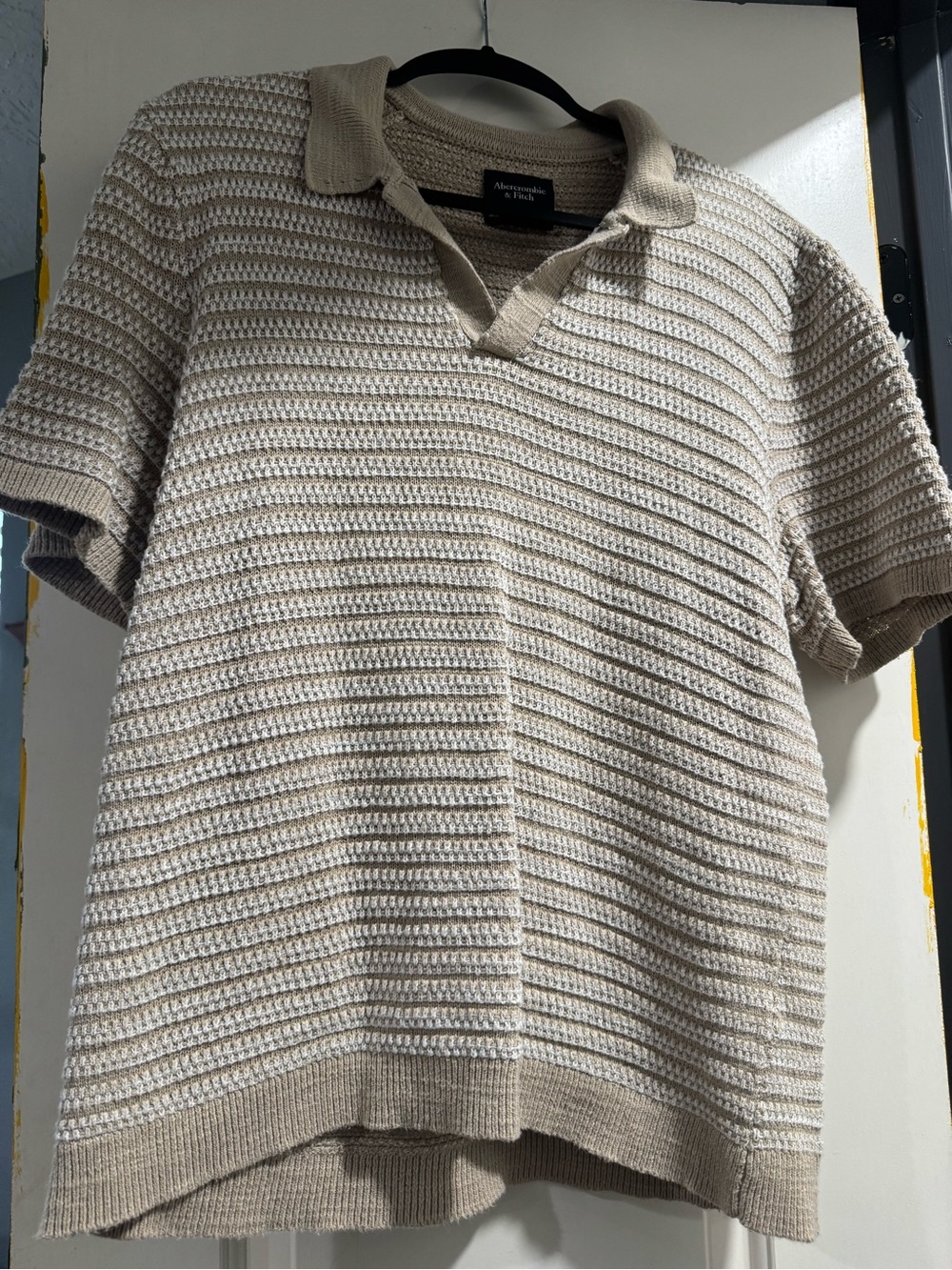 Abercrombie & Fitch Neutral Beige Knit Top with Subtle Cream Accents Size Large